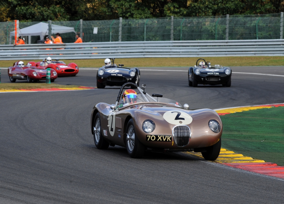 The JD Classics Fangio C-Type of Chris Ward drove to an impressive 1st place within the Woodcote Trophy in the combined grid 