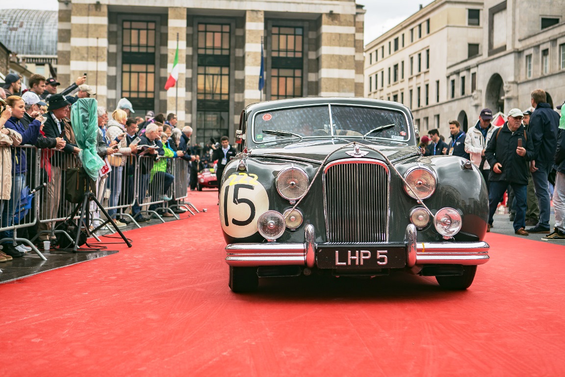 The Jaguar MK7 of JD Classics MD Derek Hood and Comeptition Team Principal Steve Riedling